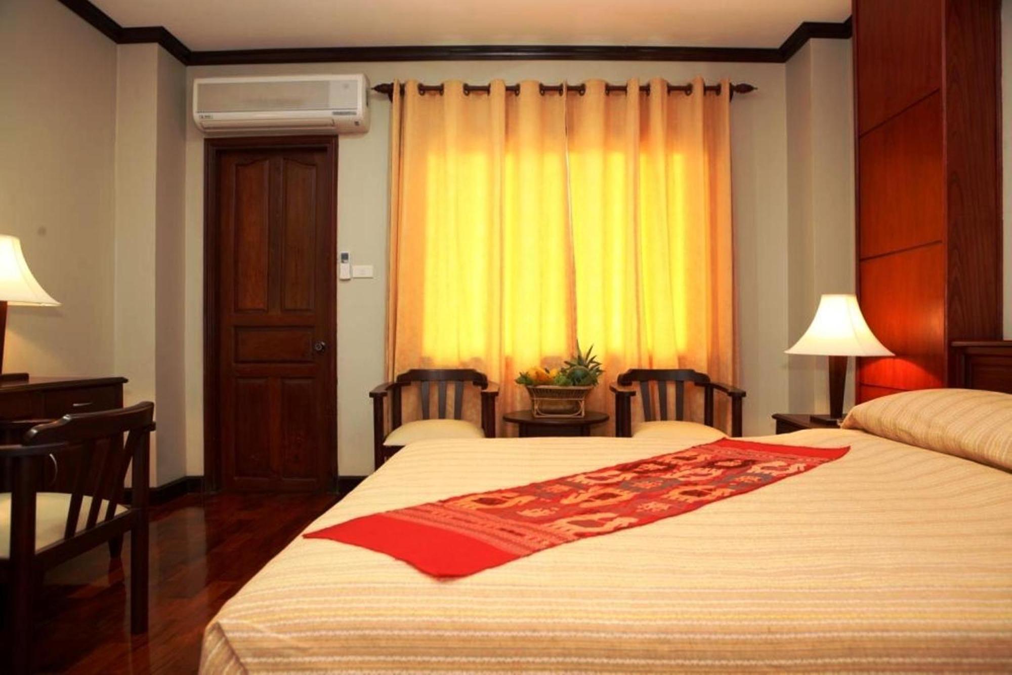 Vansana Riverside Hotel Vientiane Buitenkant foto