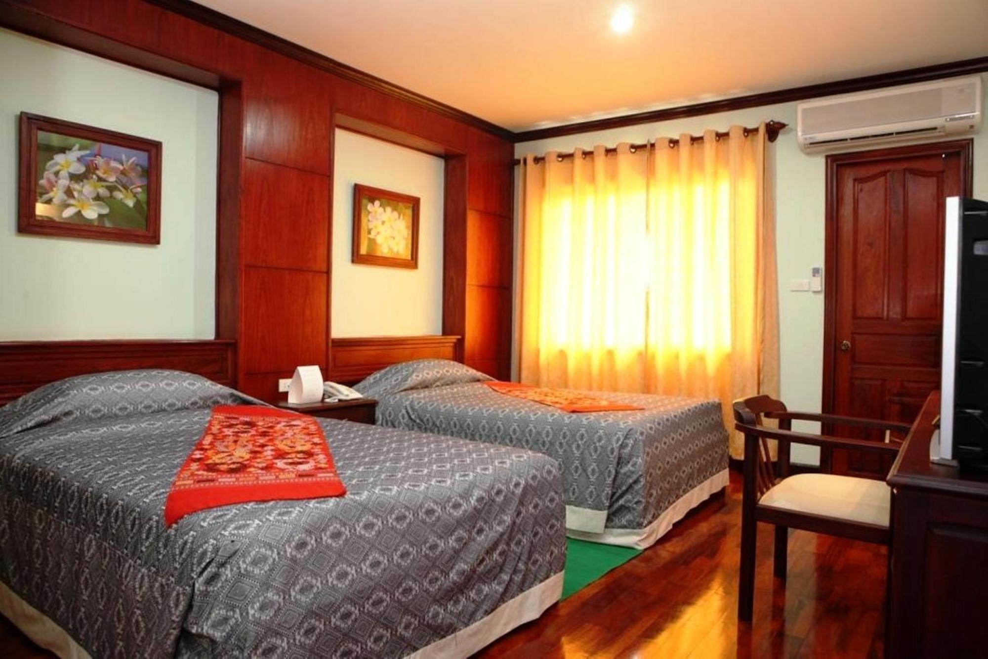 Vansana Riverside Hotel Vientiane Buitenkant foto
