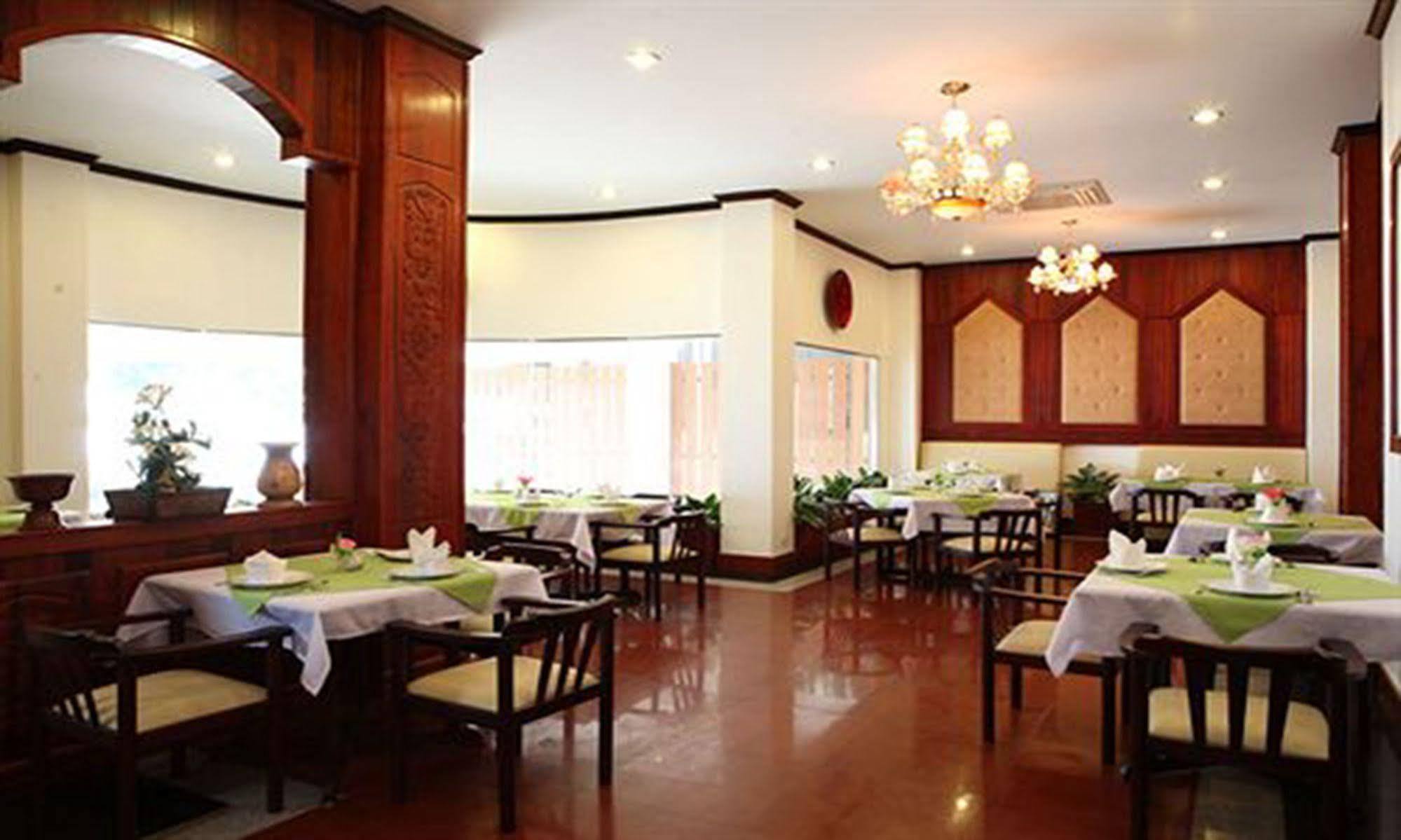 Vansana Riverside Hotel Vientiane Buitenkant foto