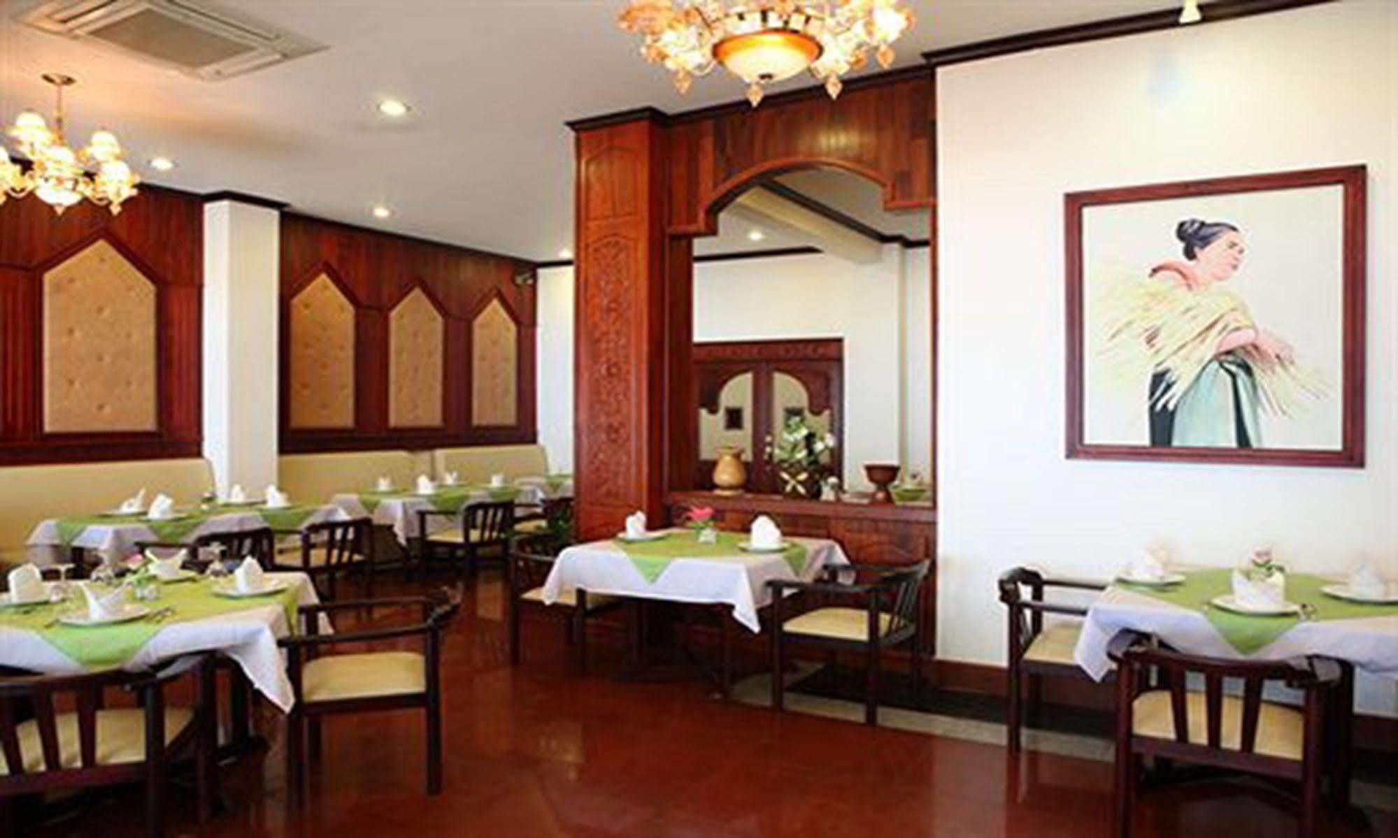 Vansana Riverside Hotel Vientiane Buitenkant foto
