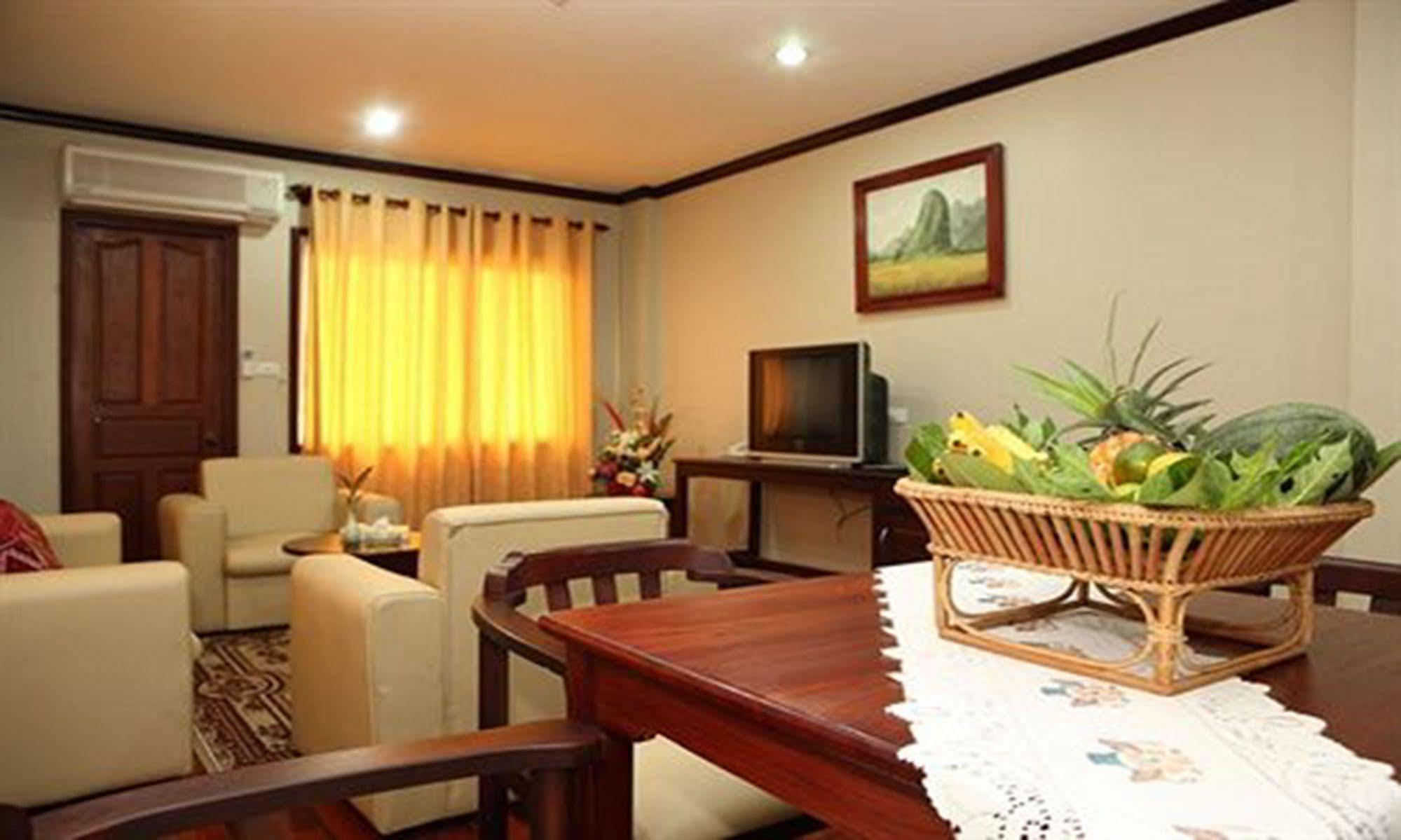 Vansana Riverside Hotel Vientiane Buitenkant foto