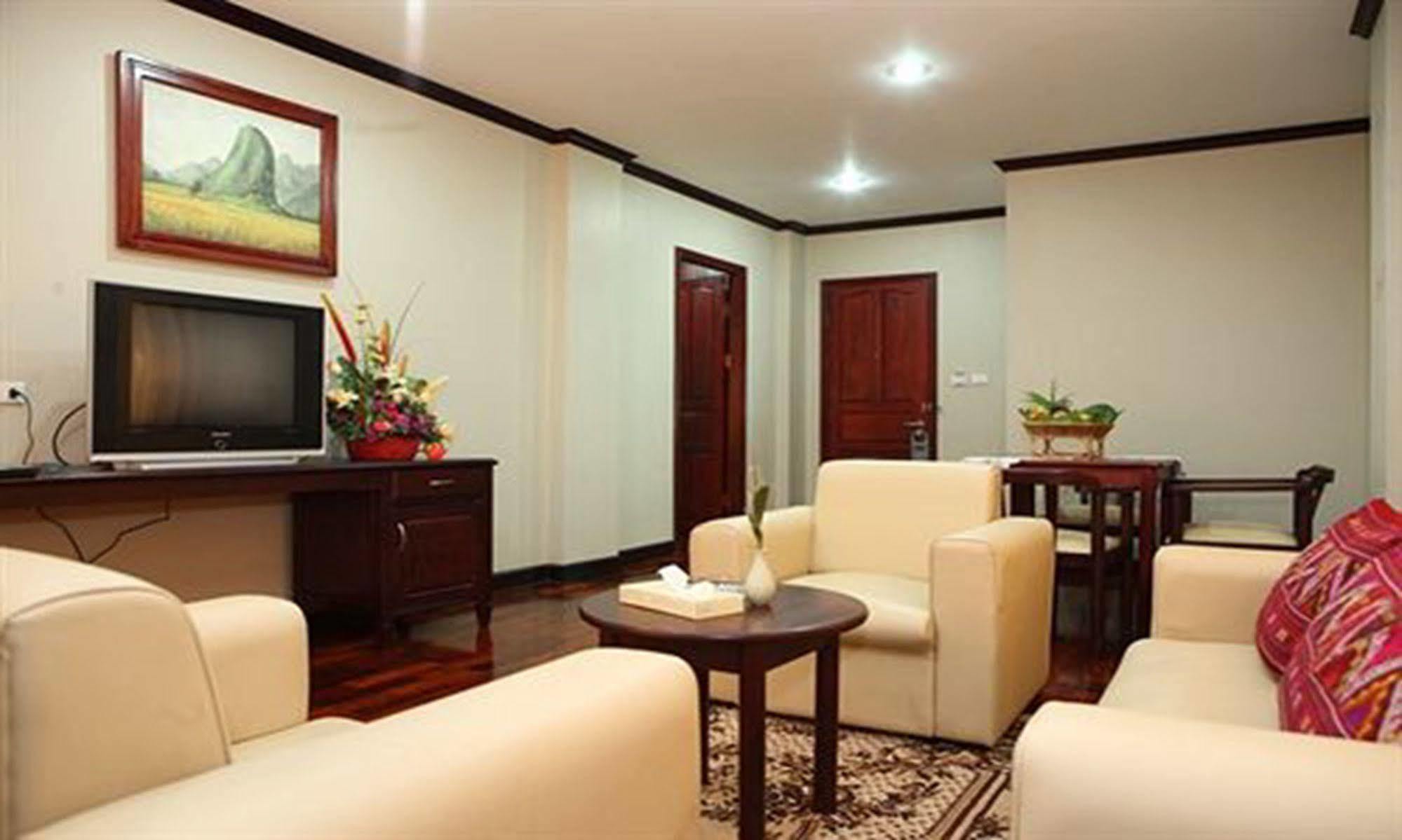 Vansana Riverside Hotel Vientiane Buitenkant foto