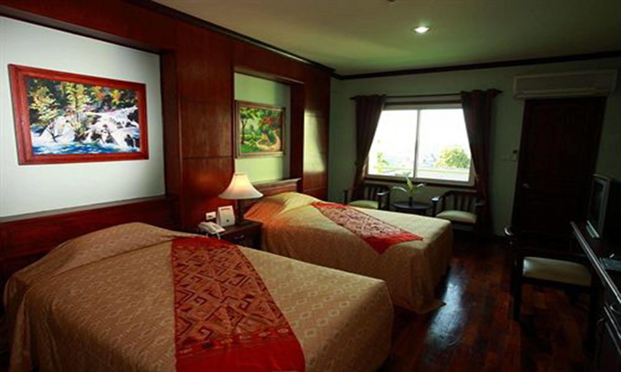 Vansana Riverside Hotel Vientiane Buitenkant foto