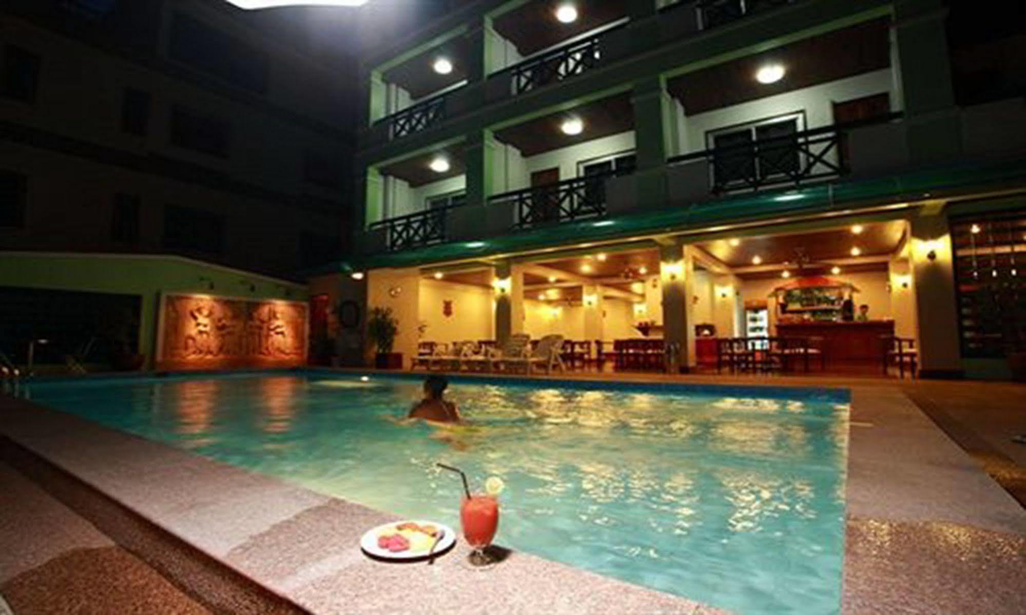 Vansana Riverside Hotel Vientiane Buitenkant foto